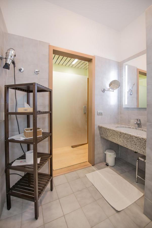 Hotel Astoria Gallarate Exterior photo